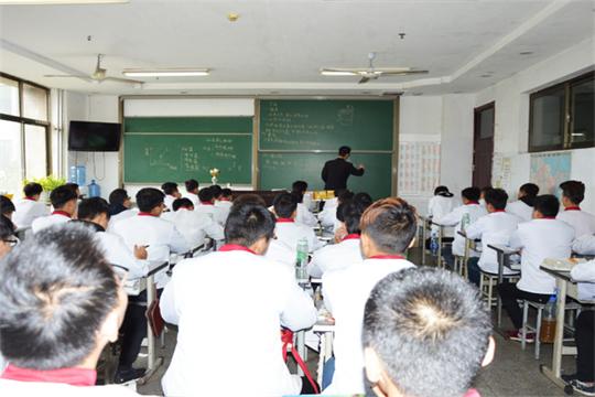 蓝翔烹饪学院的理论教学